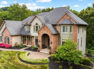 5 Lands End Rise, Pittsford, NY 14534