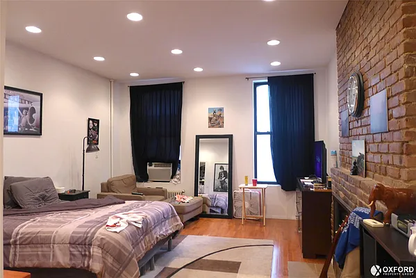 Rented by Oxford Property Group | media 22