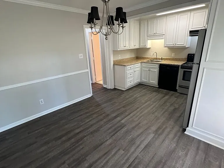 Huntingdon Apartments — Photo 52
