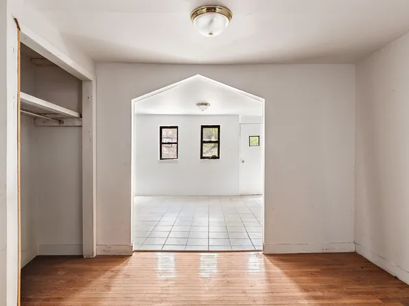 738 Lafayette Avenue image 5 of 11