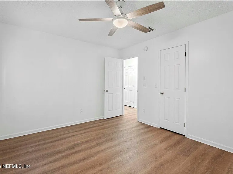 4470 Carriage Crossing Dr — Photo 15