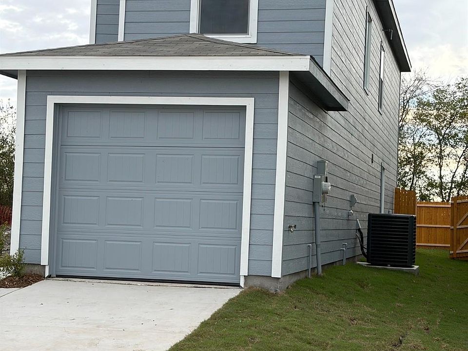 1st image of 707 Sandhill Crane Ln