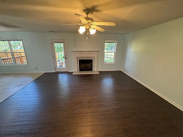 665 Americana Dr — Photo 2