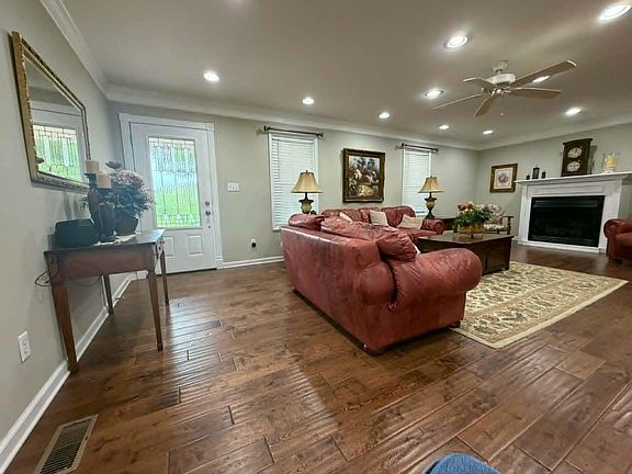 3rd image of 3126 Cave Hollow Rd
