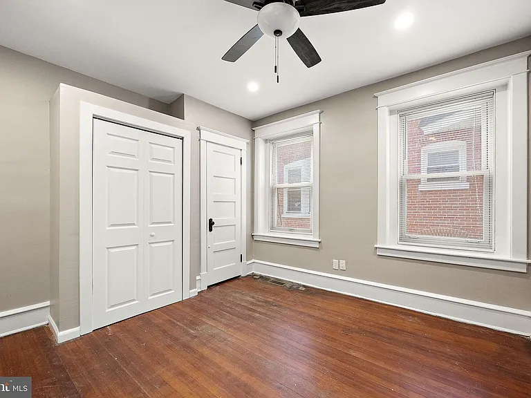 1522 W 7th St #1 — Photo 5