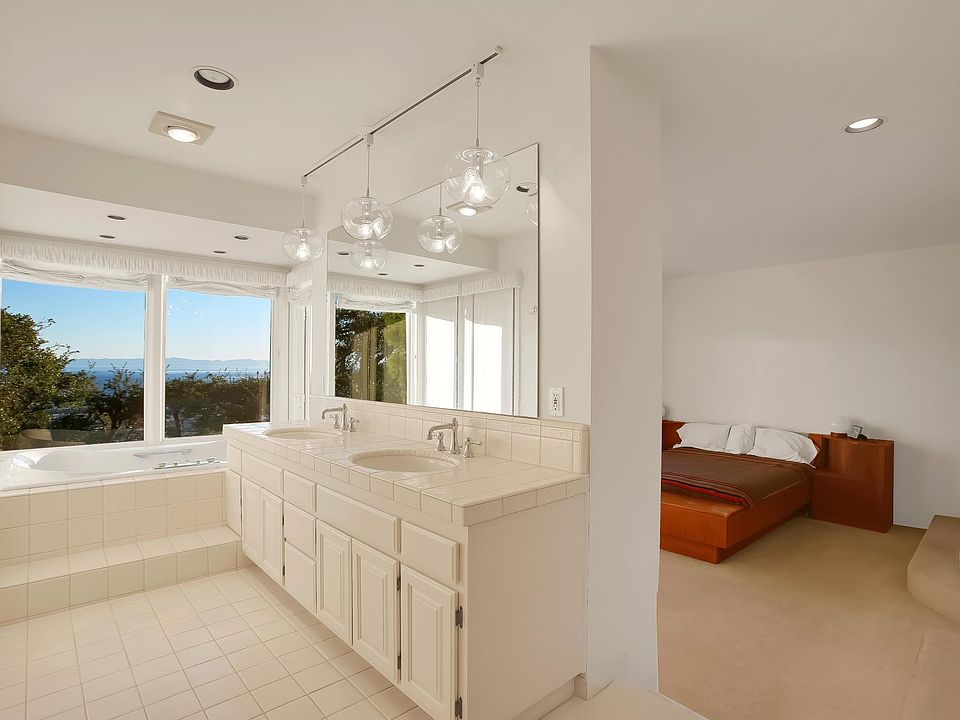 1st image of 12 Camino Verde