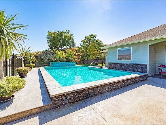 Custom Gunite  Heated Pool