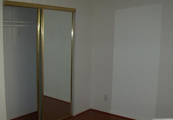 5th image of 843 S Ardmore Ave APT 104