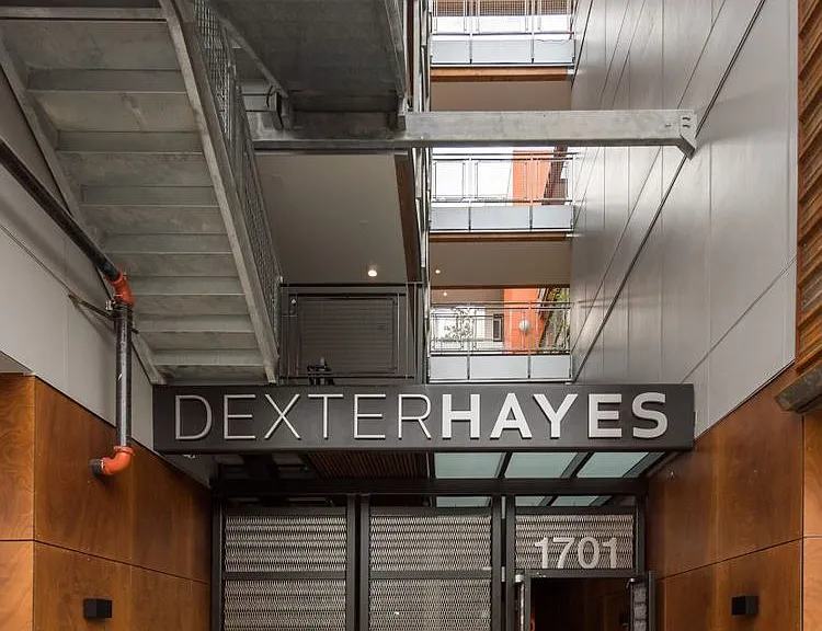 Welcome to Dexter Hayes! Modern convenience with exceptional views! — Photo 14