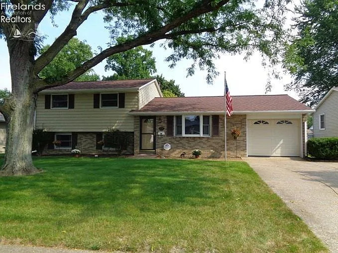 2818 Park Ln photo 1