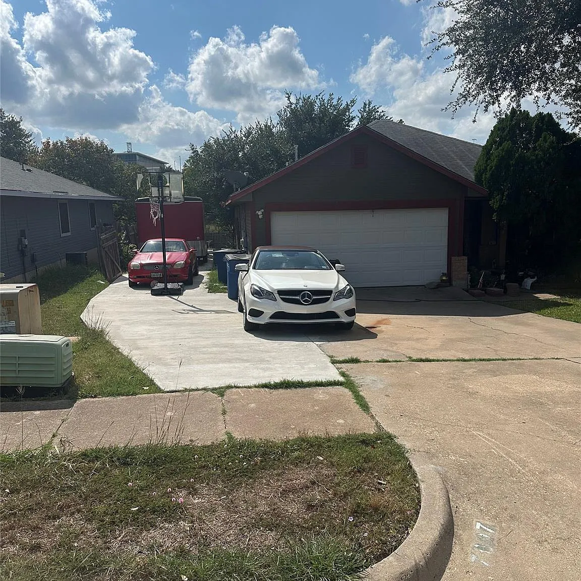 3 bed, 2.0 bath, 1080 sqft, $2,100 — Photo 3