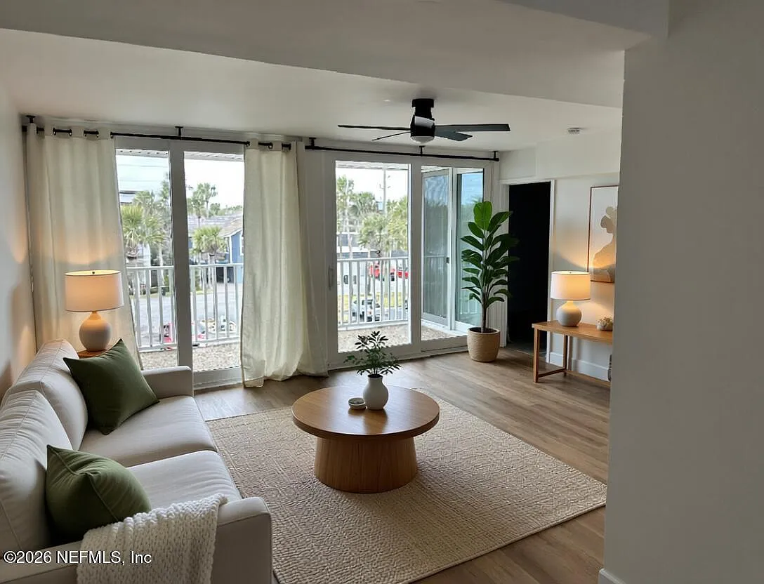 3 bed, 2.0 bath, 1122 sqft, $3,650 — Photo 1