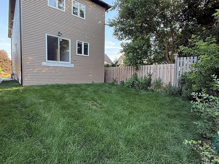 576B Guelph St — Photo 30