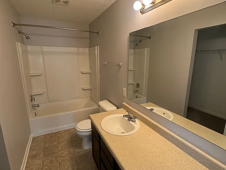 3371 Fall Valley Dr — Photo 17