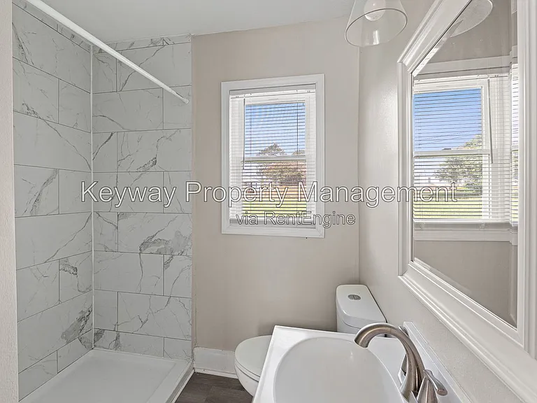 304 Crystal Lake Dr — Photo 7