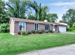 852 Robin Rd, West Amherst, NY 14228