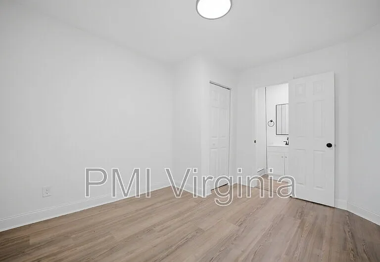307 N 4th St — Photo 6