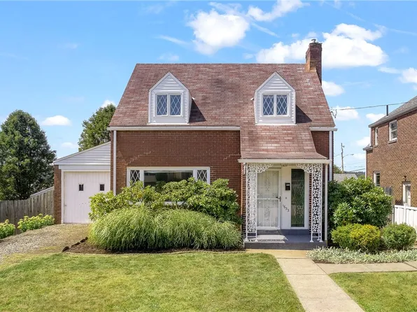 1633 Alcoa Dr, New Kensington, PA 15068