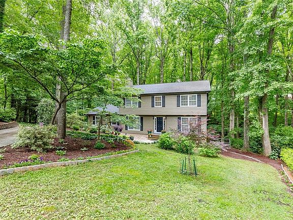 4th image of 3672 Stonelake Ct SW