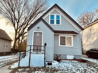 3221 N 6th St, Milwaukee, WI 53212