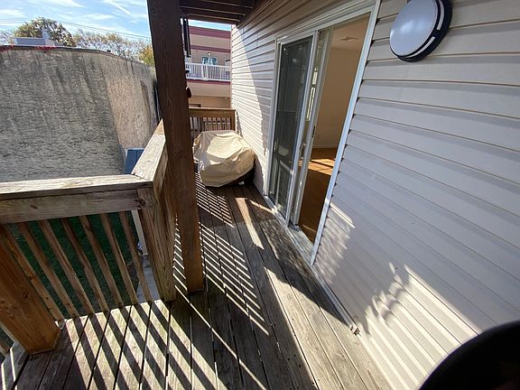 2nd image of 364 Edison St Floor 1