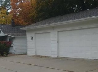 425 Chippenham Ln, Willernie, MN 55090