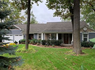 7160 Cascade Rd SE, Grand Rapids, MI 49546