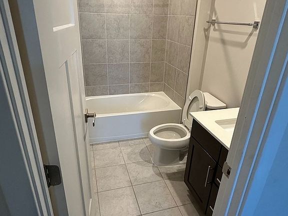 3rd image of 1006 Alum Spring Rd