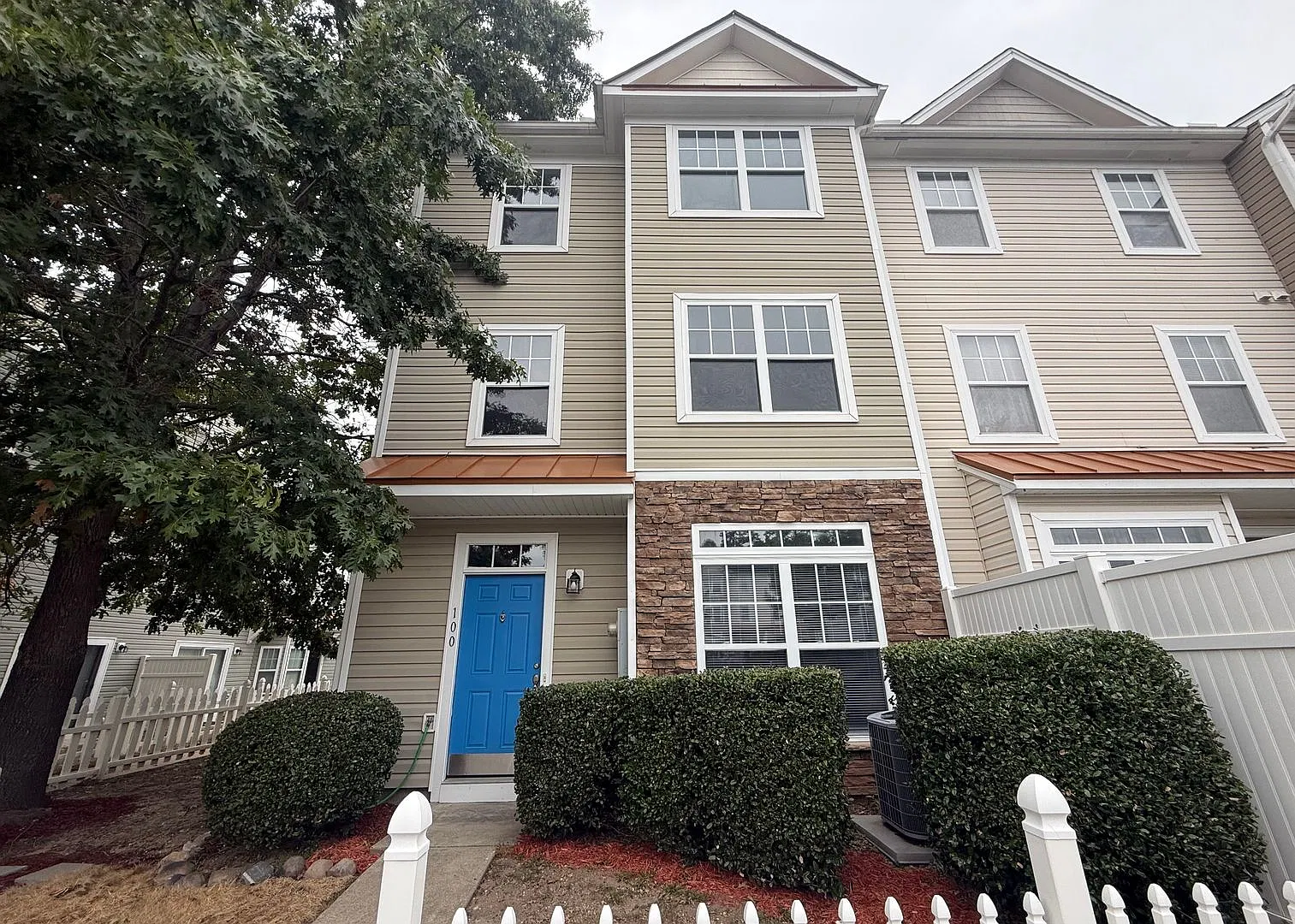 Newly Remodeled 3BD, 3.5BA Raleigh End-Unit Townhome in an HOA Community — Photo 1