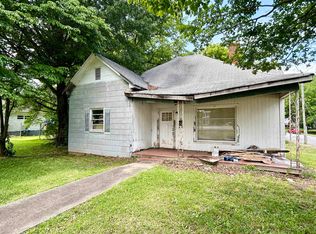 100 Lipscomb St, Gaffney, SC 29340