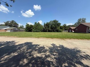 Bryan Ave, Groves, TX 77619