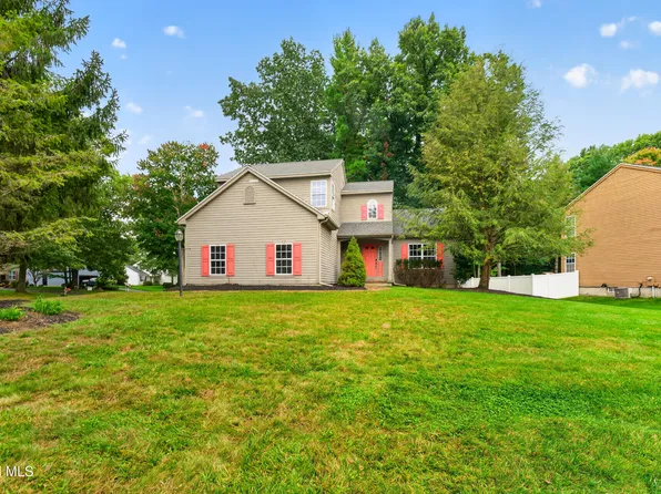 30 Lexington Commons Boulevard, Halfmoon, NY 12065