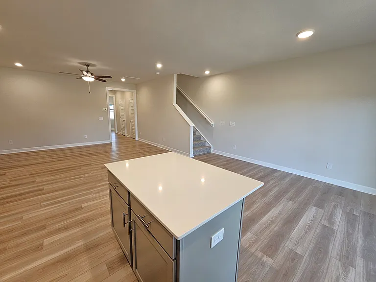 1522 Yellowwood Ct — Photo 8