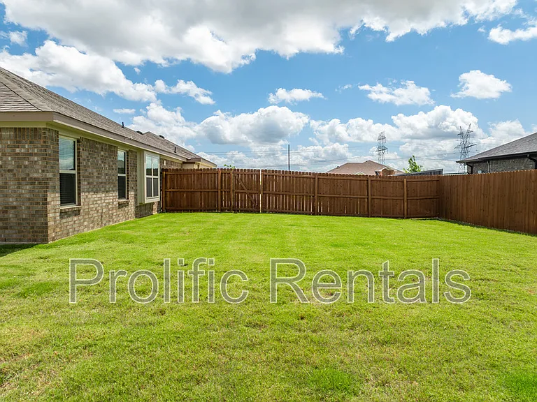 2509 Meadow Lark Dr — Photo 43