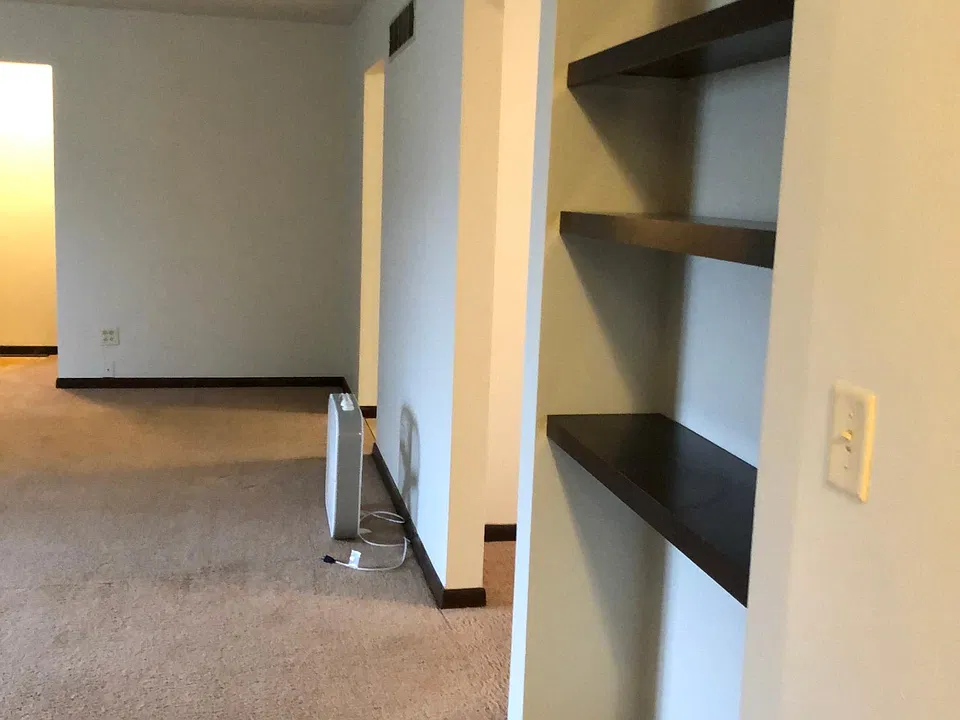 Hallway to bedrooms