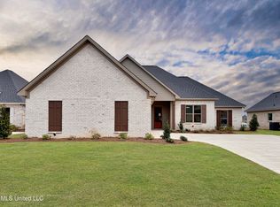 909 Brunswick Ct, Flowood, MS 39232