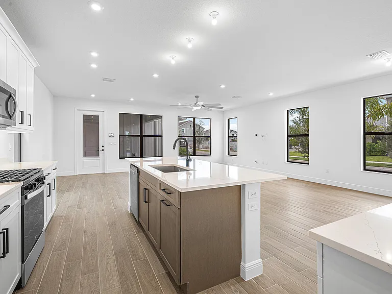 920 SW Newfield Ave — Photo 16