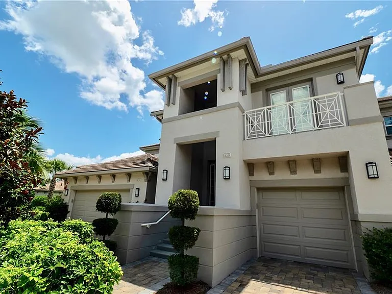 8008 Signature Club Cir — Photo 4