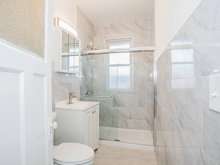 4632 W Barry Ave #2 — Photo 20