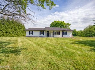 2802 Shiloh Cir, Strawberry Plains, TN 37871
