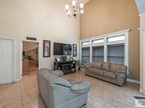 2nd image of 5301 Los Arboles Ave