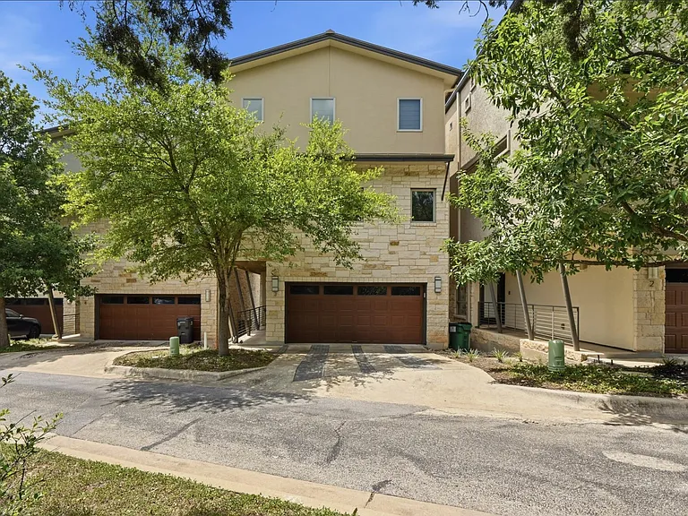1142 Lost Creek Blvd #3 — Photo 25