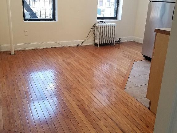 5th image of 1829 2nd Ave APT 1