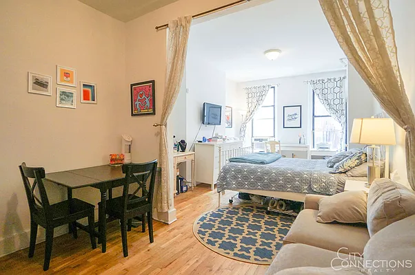 Rented by City Connections Realty | media 14