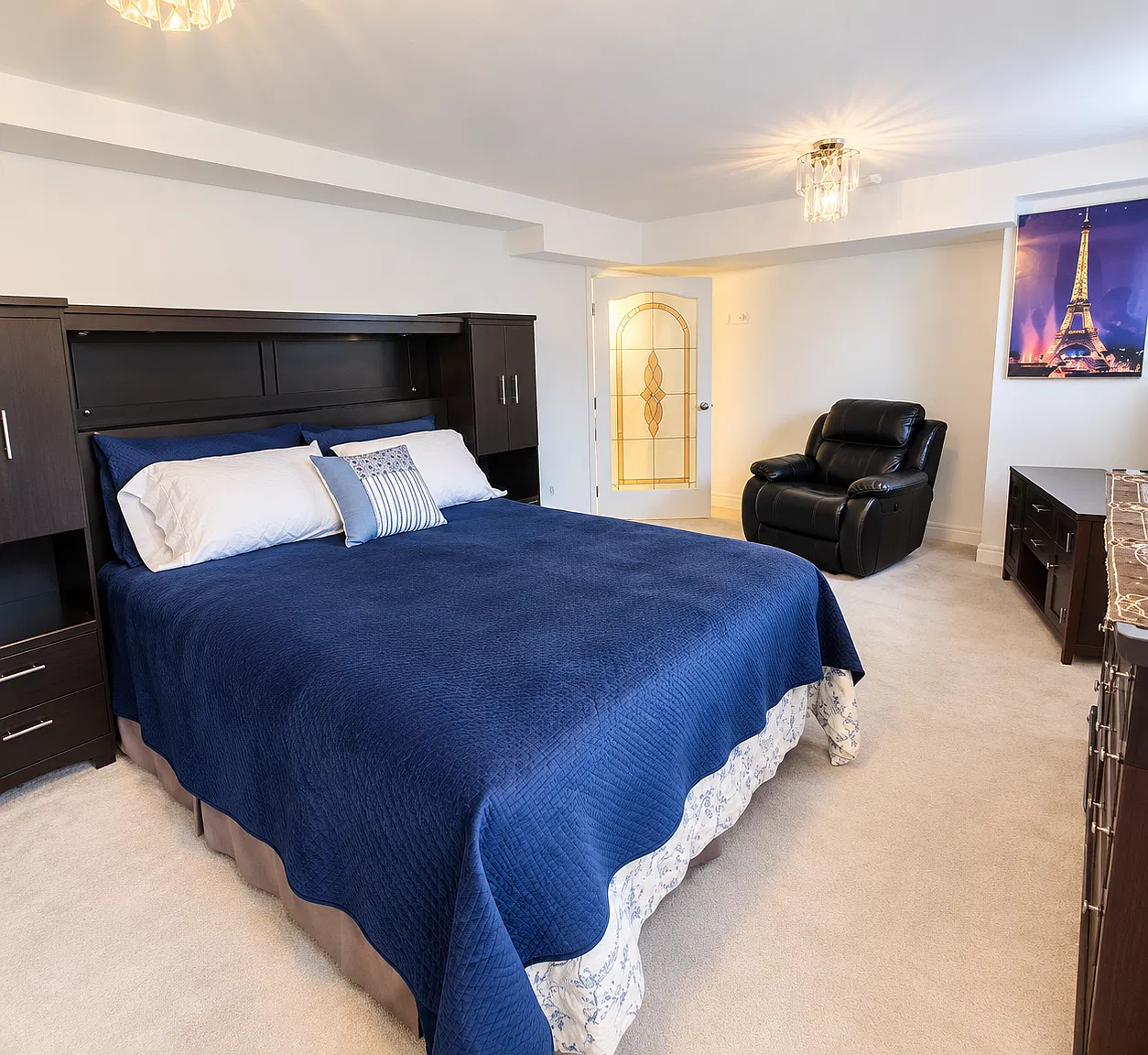 2 bed, 1000 sqft, $2,200 — Photo 3