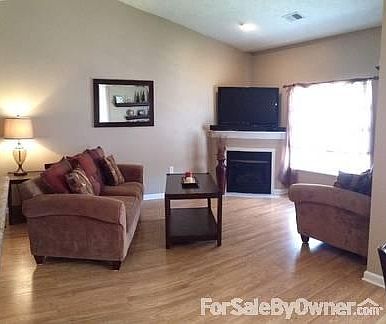 Living room
						:
						Brand new PergoMax wood flooring