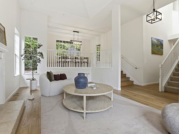 5th image of 11 Red Oak Court