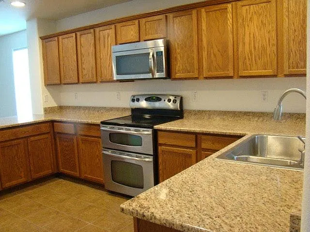 37886 N Beverly Avenue — Photo 4
