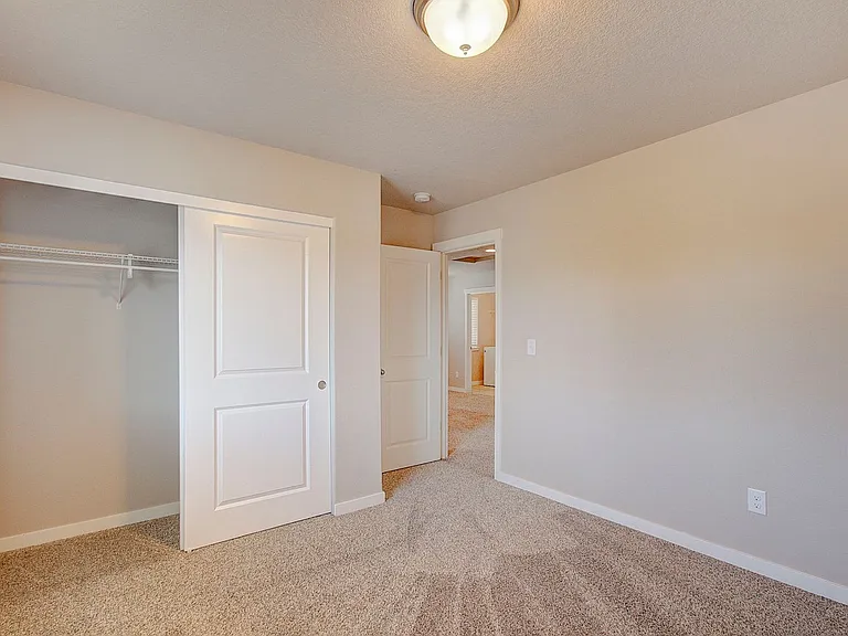 5615 NE 52nd Pl — Photo 15