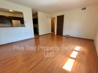 1222 W Monroe St APT 8, Springfield, IL 62704